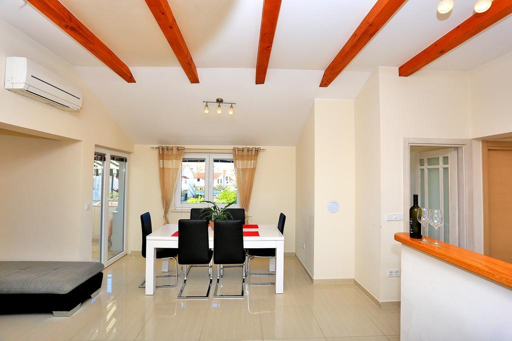 Apartment Pa Ve Murter Exterior photo