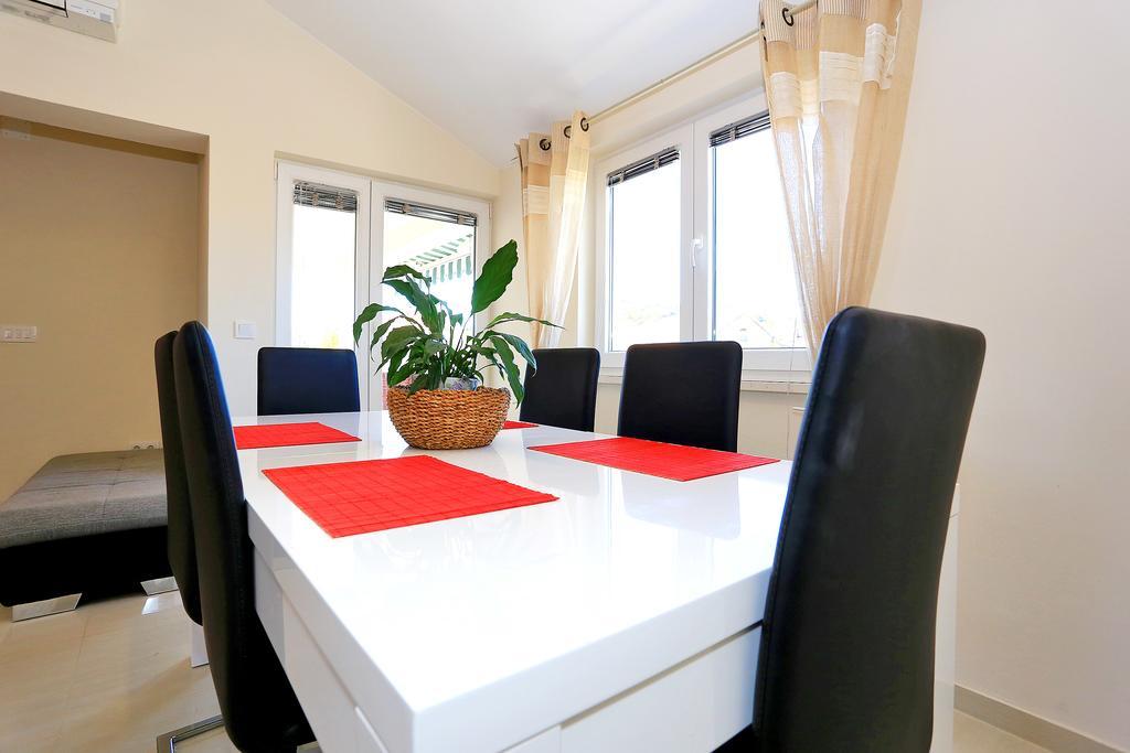 Apartment Pa Ve Murter Exterior photo
