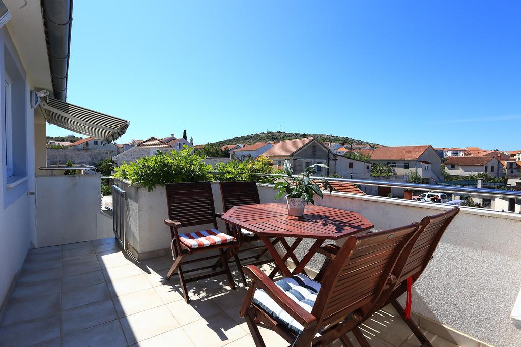 Apartment Pa Ve Murter Exterior photo