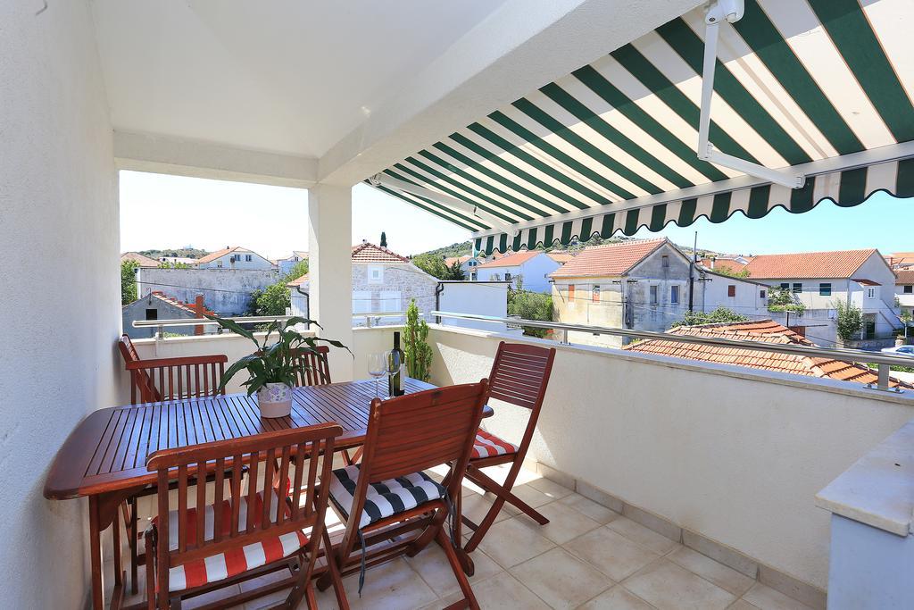 Apartment Pa Ve Murter Exterior photo